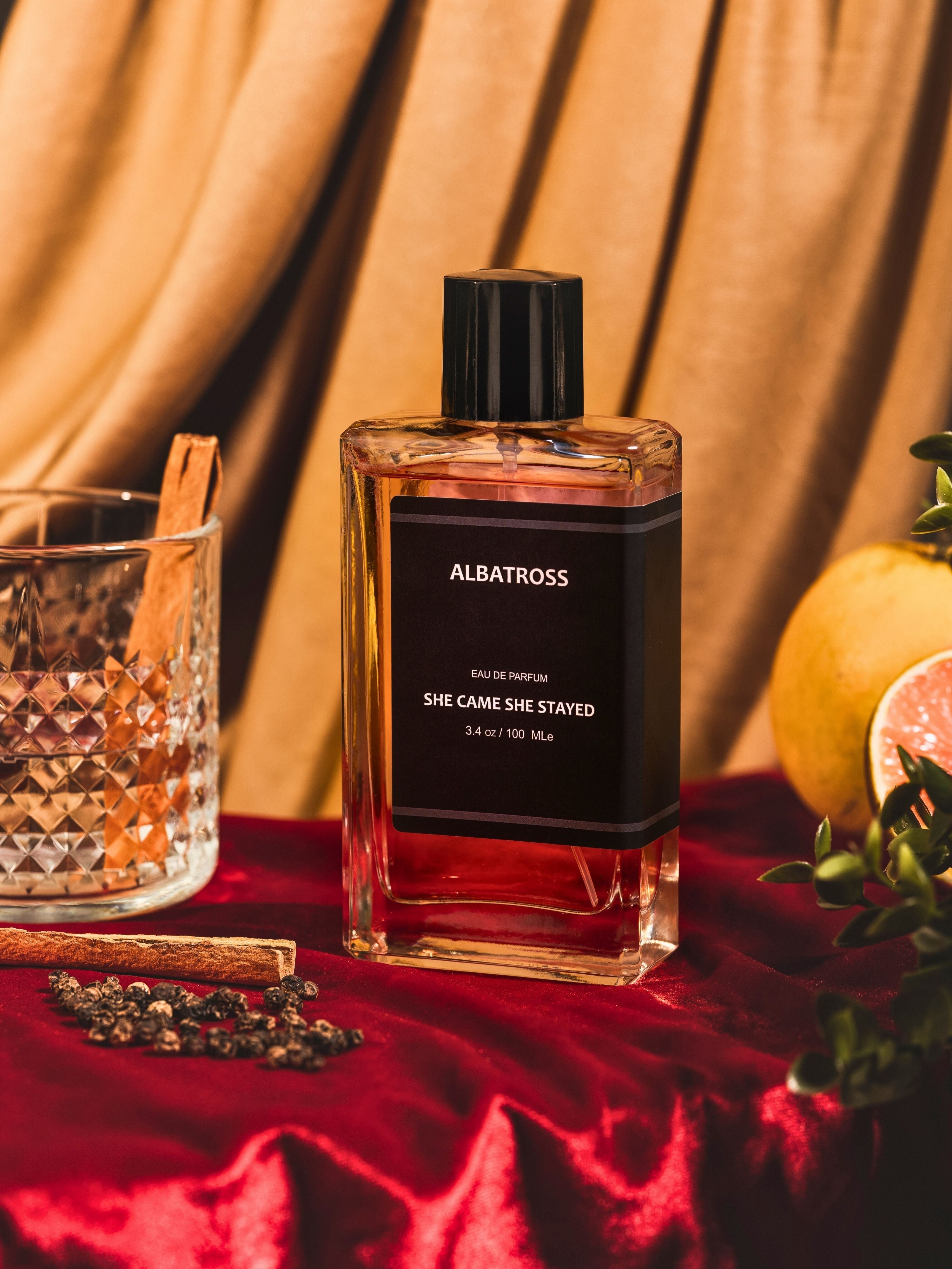 لقد جاءت وبقيت - ماء عطر