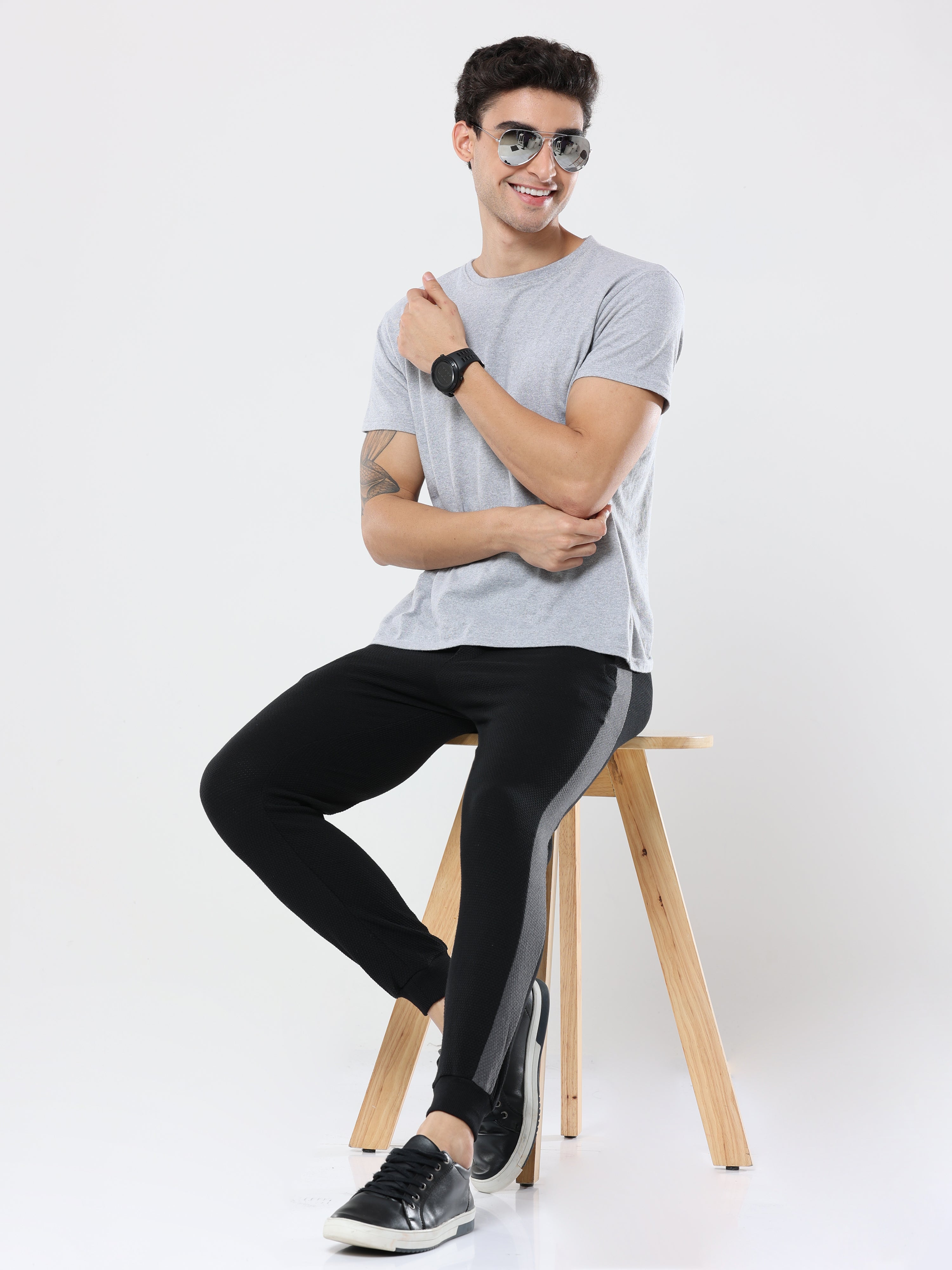 بنطال رياضي رجالي كاجوال مخطط باللون الأسود من Popcorn Premium