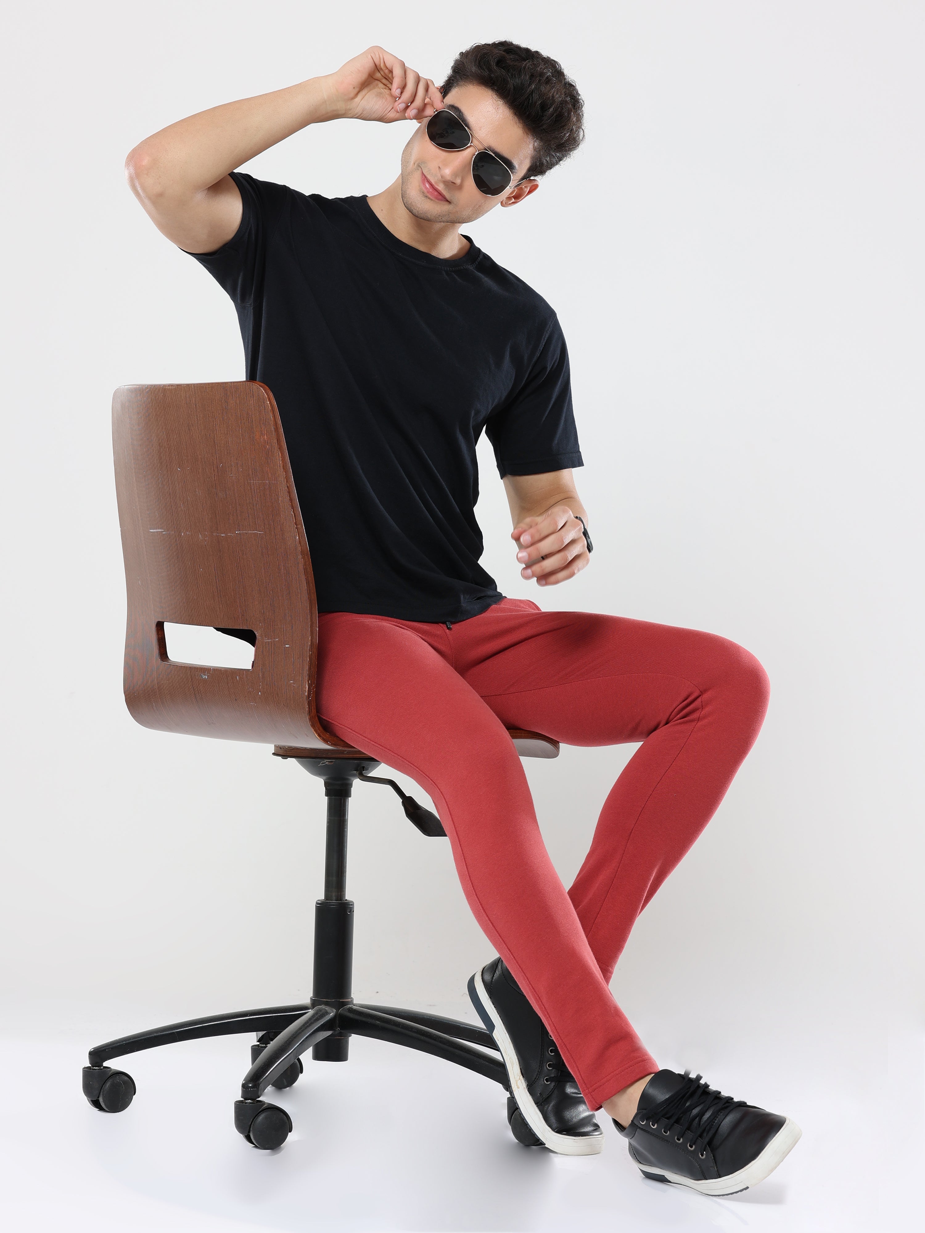 بنطال رياضي رجالي كاجوال فاخر باللون المرجاني