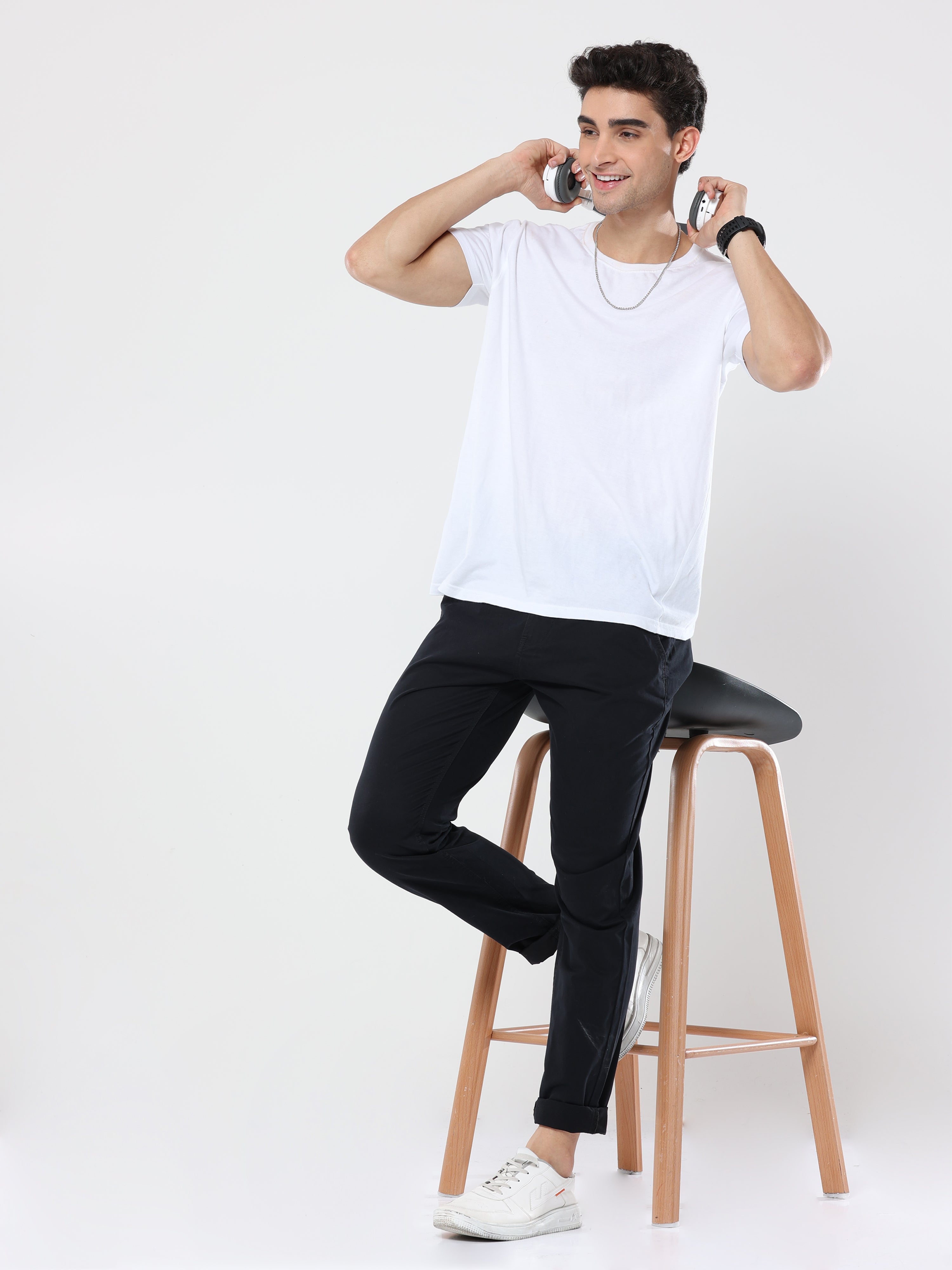 بنطلون قطني كلاسيكي سادة من Albatross للرجال باللون الأزرق الداكن