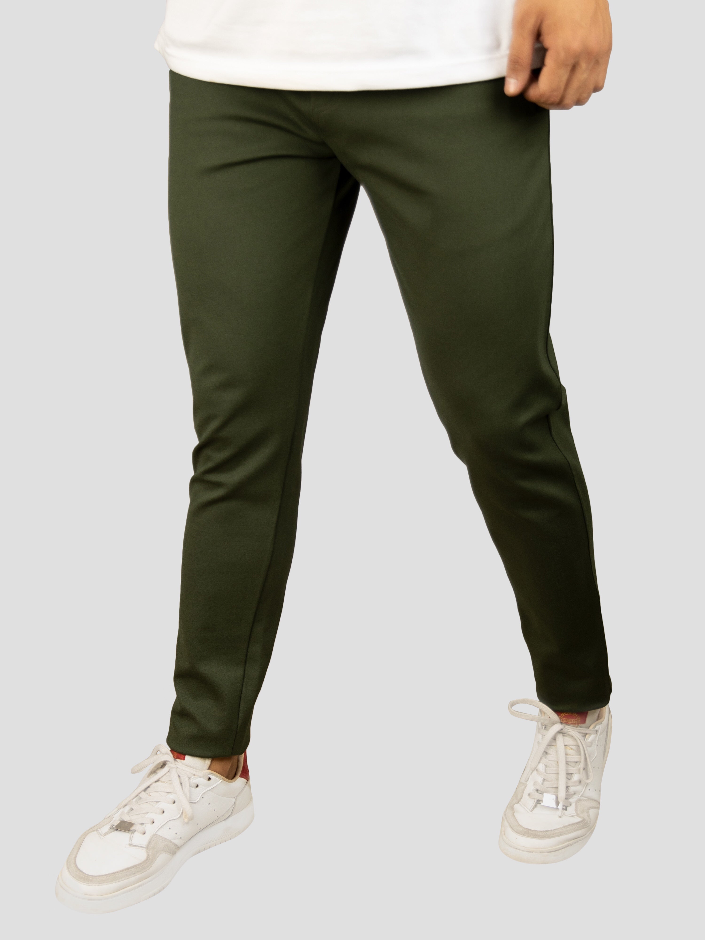 بنطال رياضي باللون الأخضر الداكن للرجال