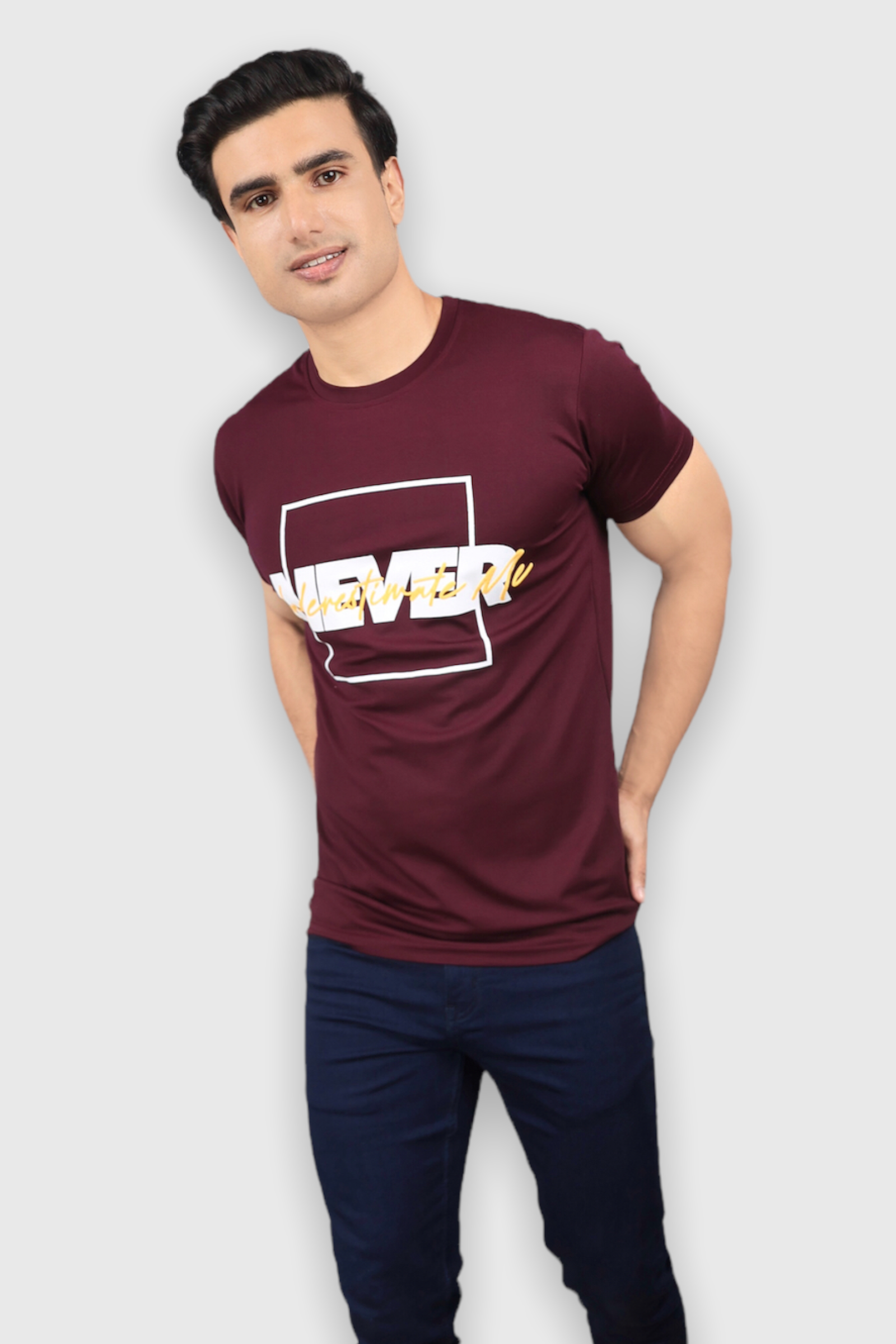 Wine Never Underestimate Me Classic Italian printed T-shirt - UNISEX